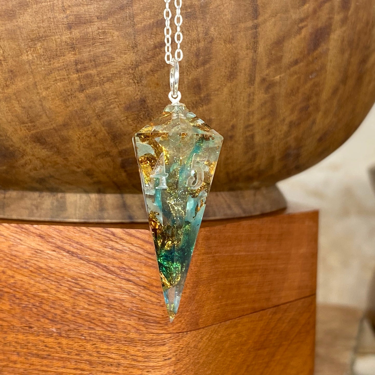 Bounty D6 Pendant