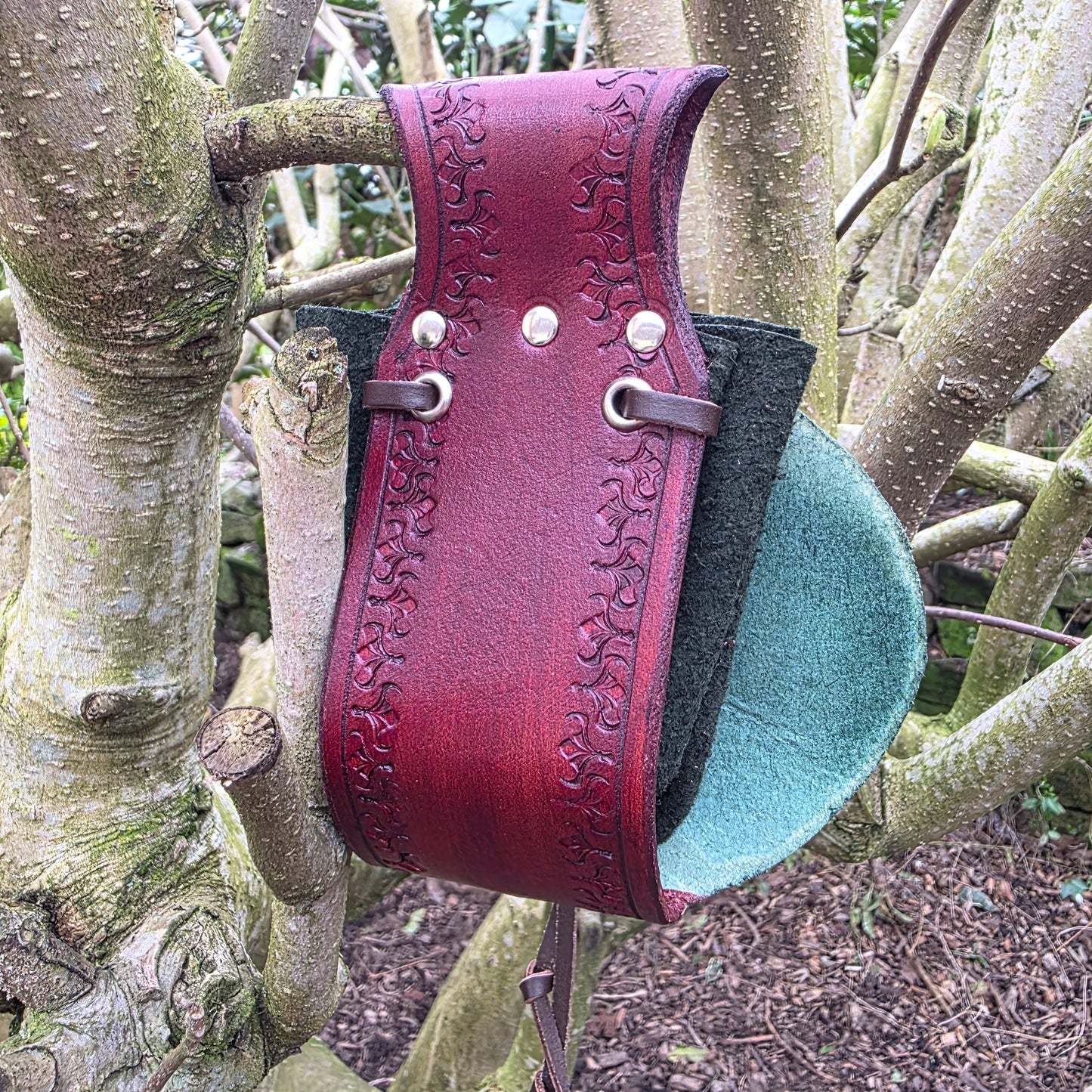 Leaf Shaped Leather Drawstring Belt Pouch - Rounded