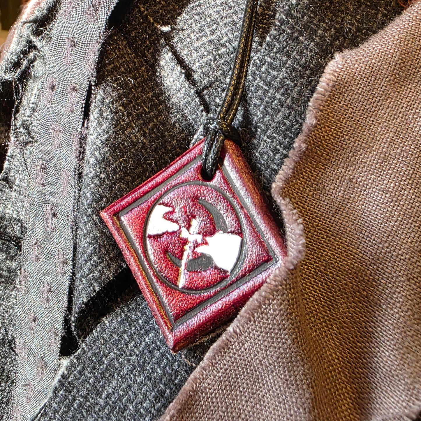 Leather 35mm Scouts Guild Symbol