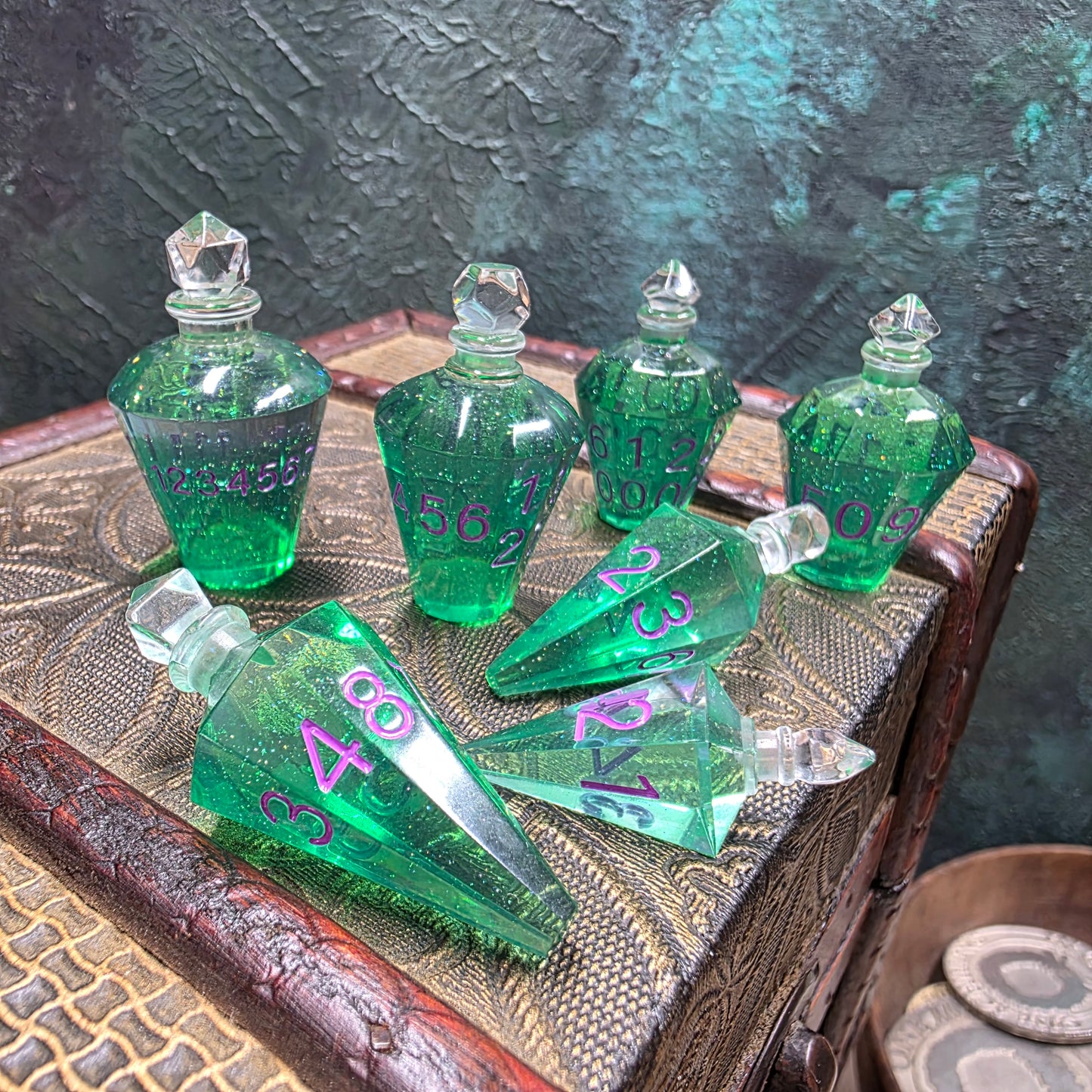 Assassin's Delight Potion Bottle Dice Set (Green)