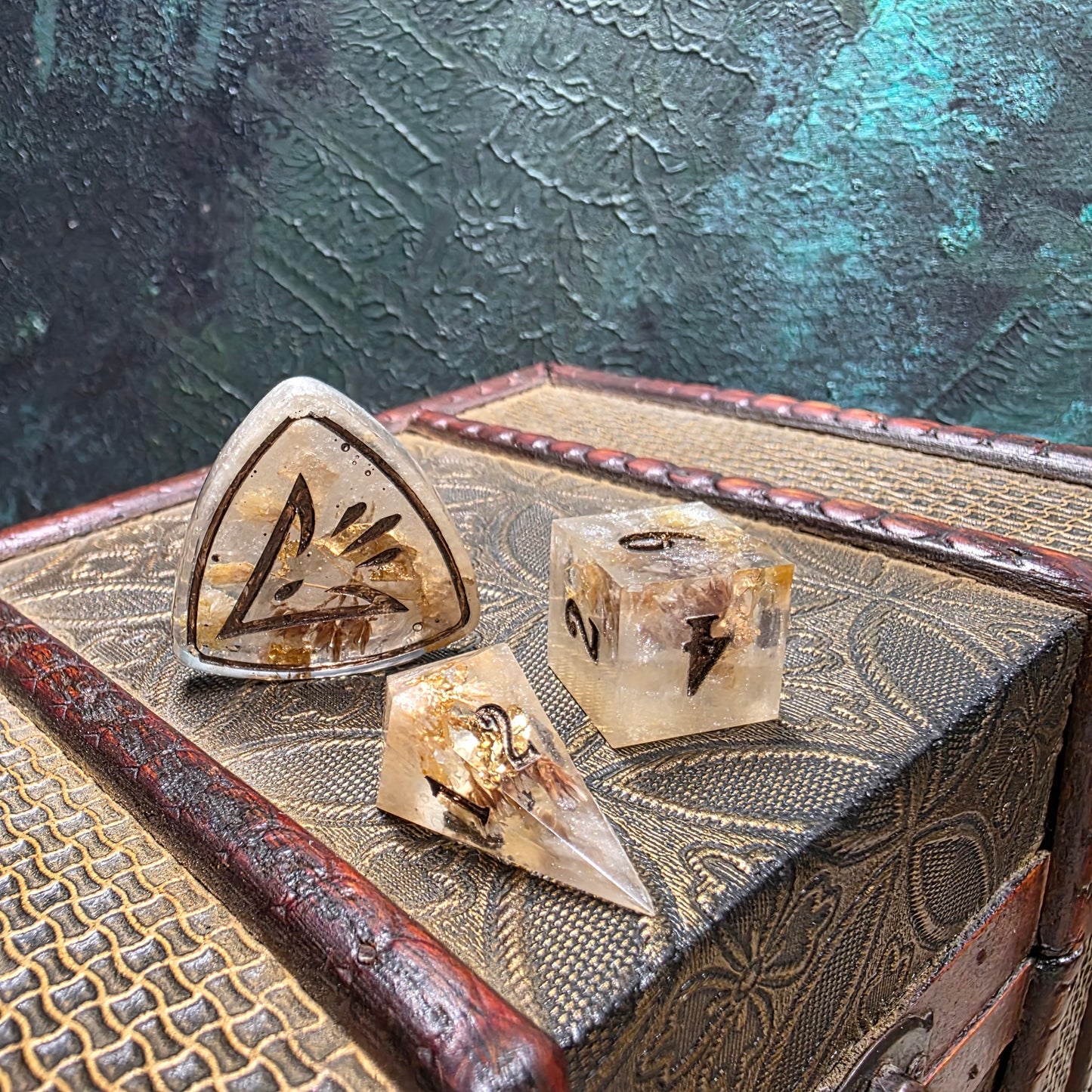 Golden Floral 8 Piece Set