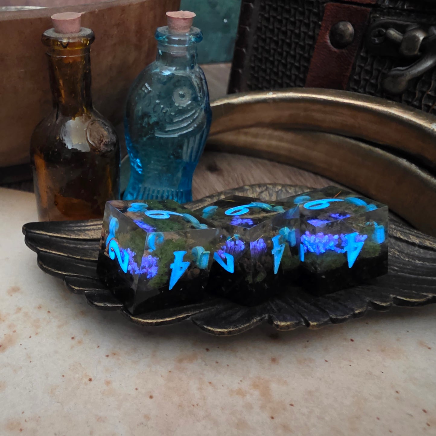 Wychwood D6 (Glows in the dark)