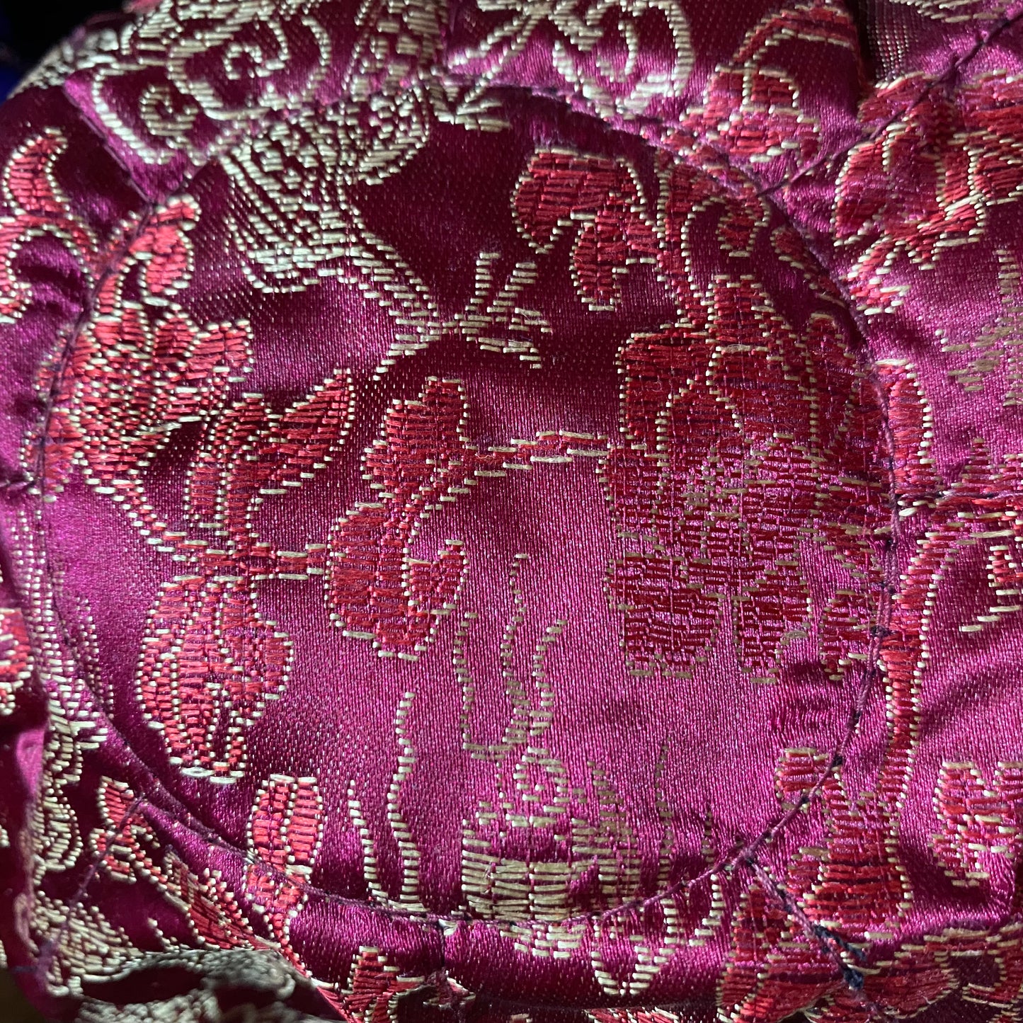 Brocade Bag of Holding - its got pockets!