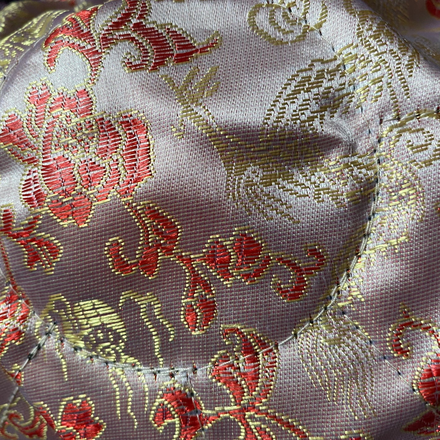 Brocade Bag of Holding - its got pockets!