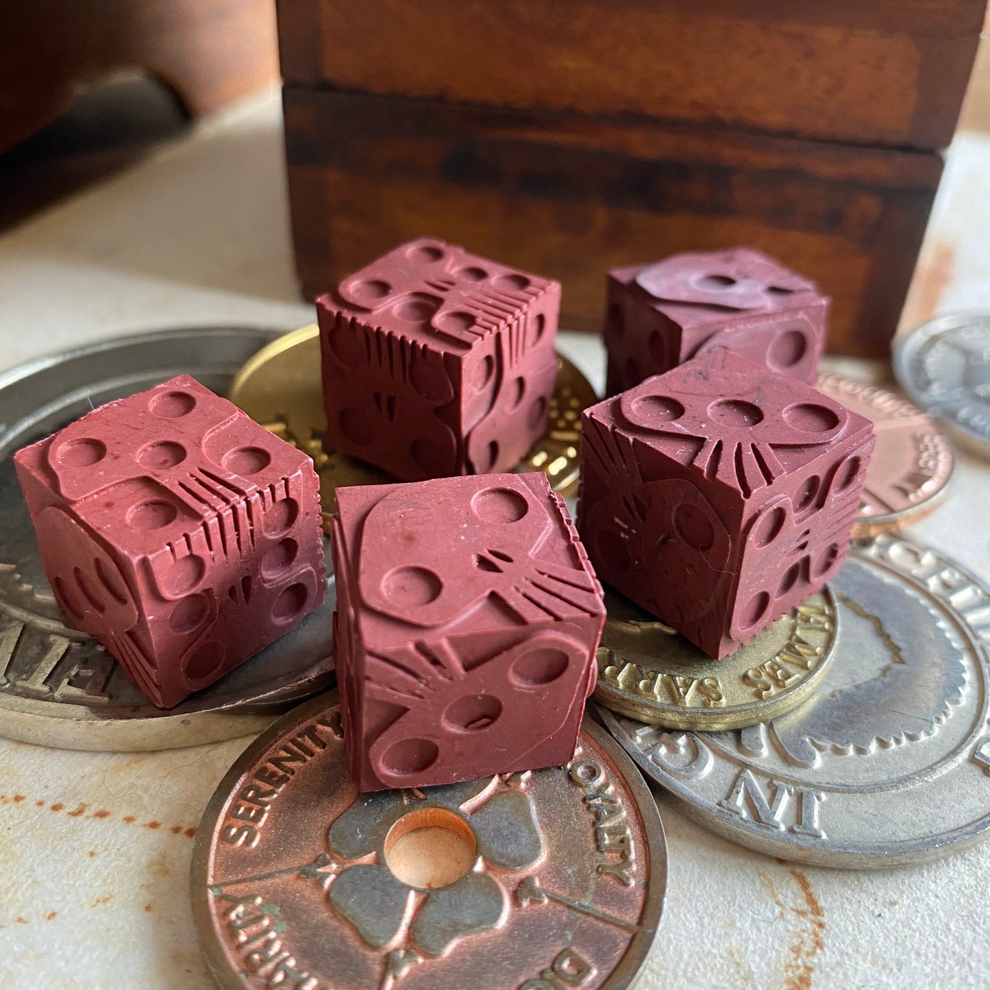Single Skull Faced D6