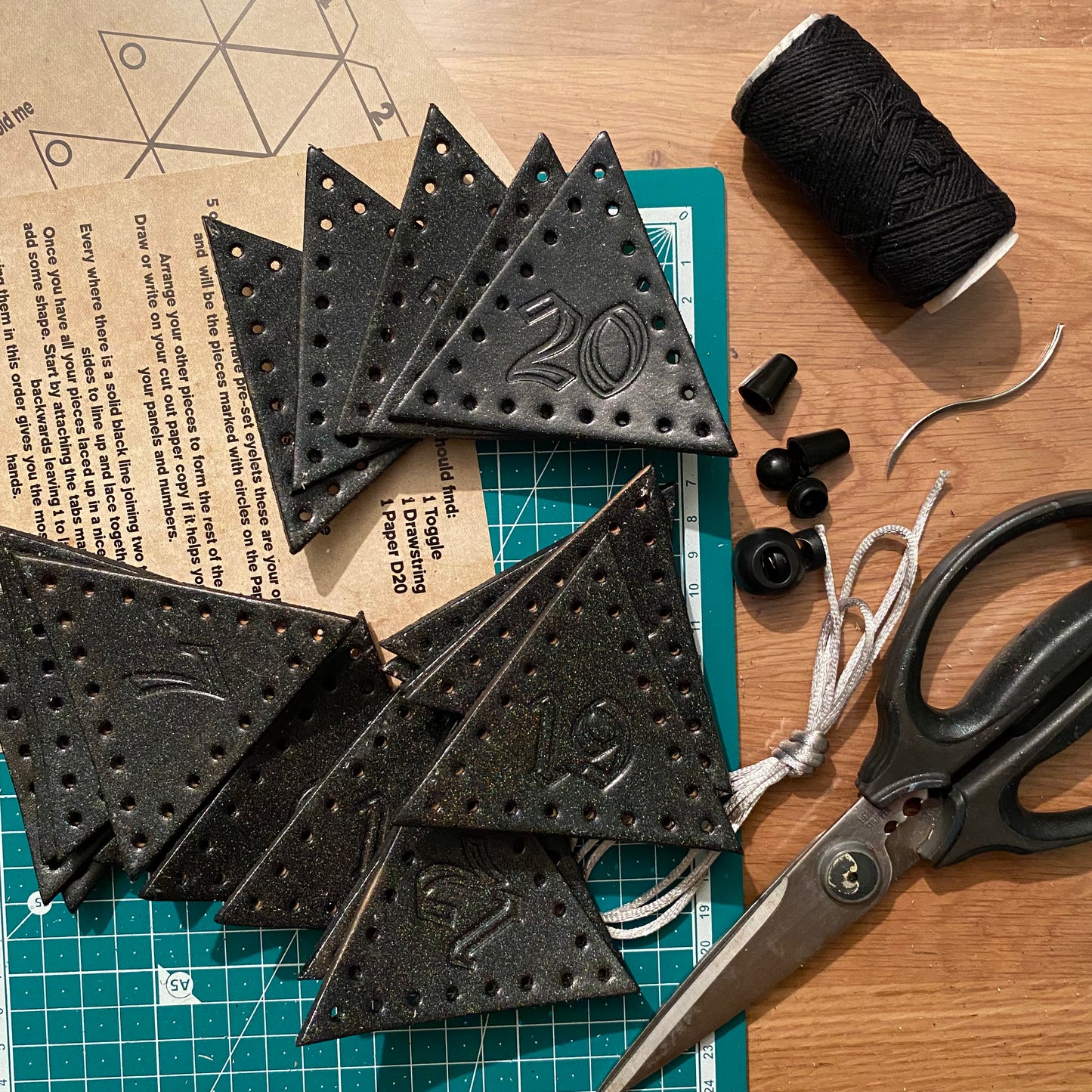 D20 Dice Bag Kit - Unicorn Blood : Nat 1 panels