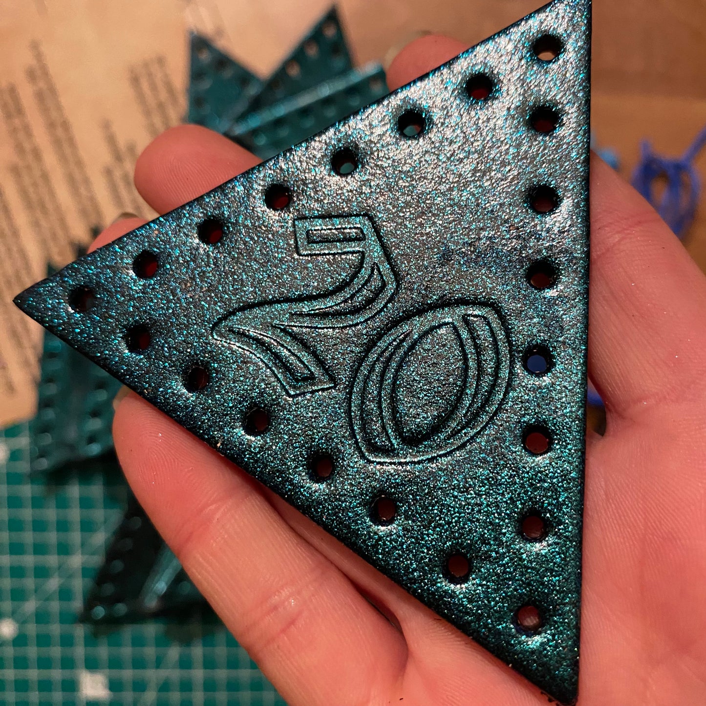 D20 Dice Bag Kit - Blue Glitter : Nat 20 panels