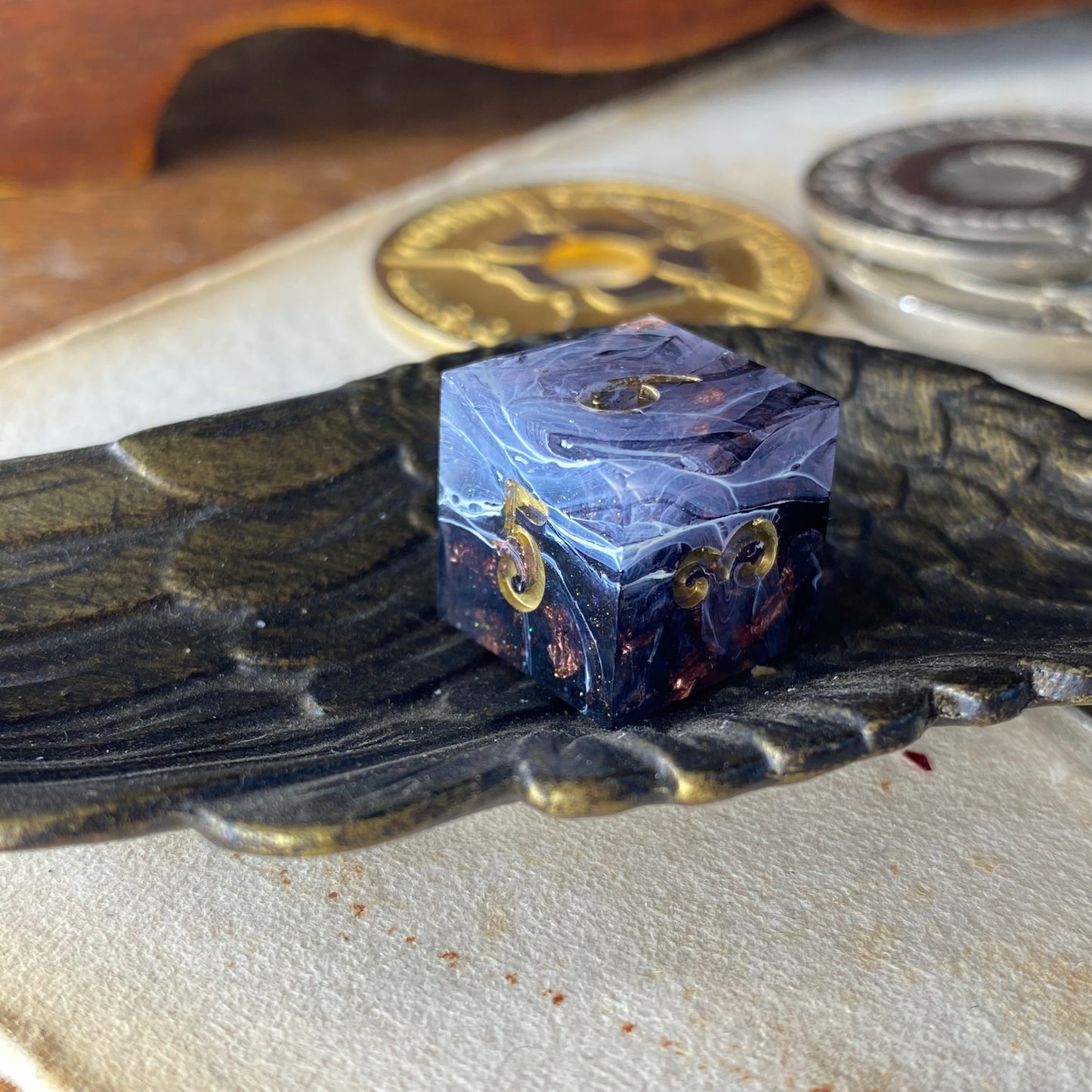 marbled black and white D6