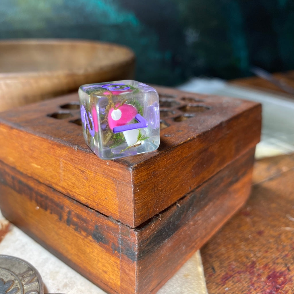 Mushroom - Whisper Cap Standard Dice