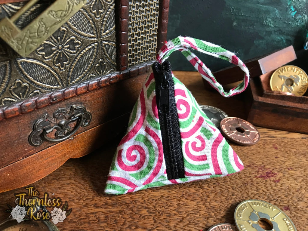 Swirl Pattern Pyramid Pouch Green/pink/white