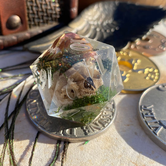 Mossy Crystal Skull 30mm Chonk D20 (Simon)