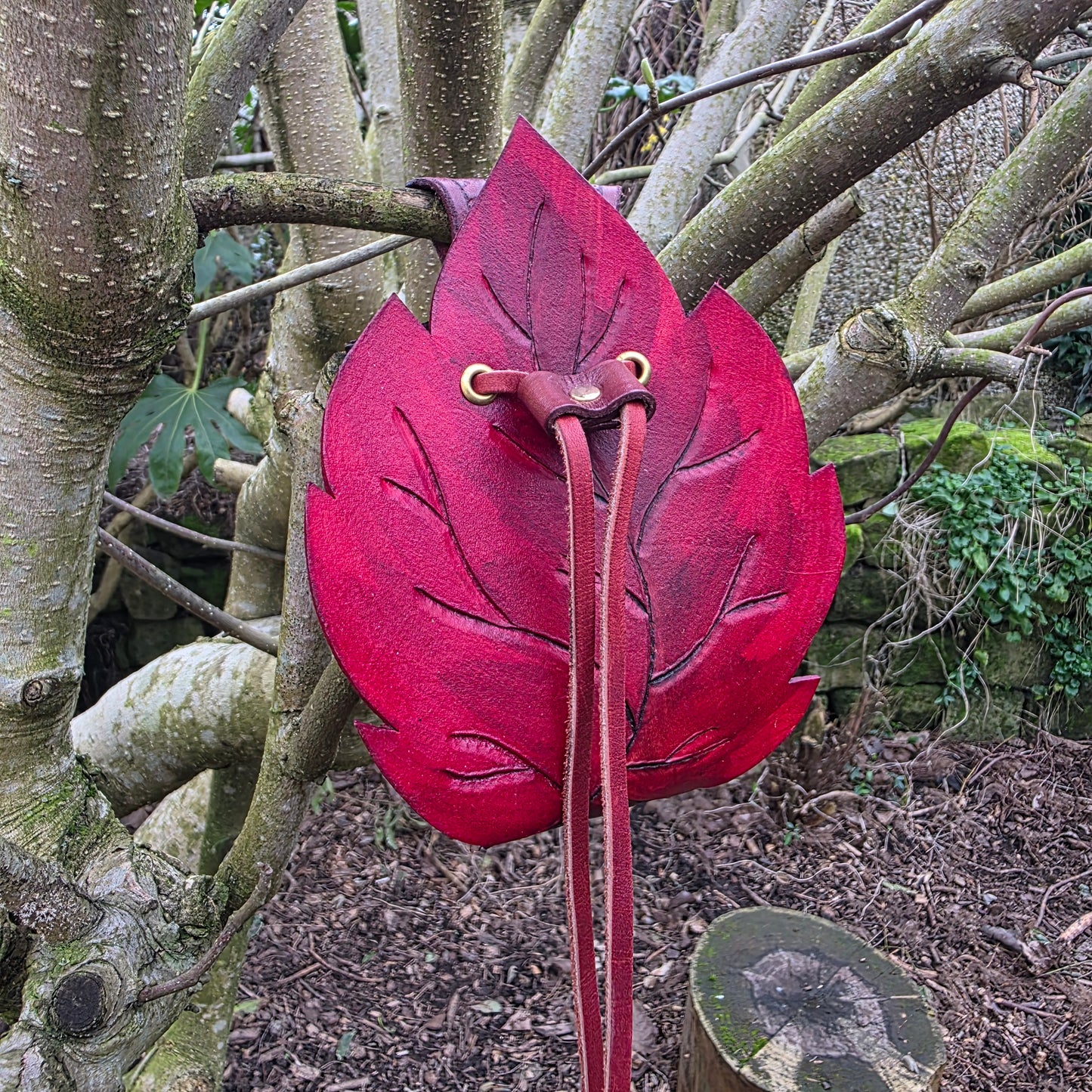 Leaf Shaped Leather Drawstring Belt Pouch - Spikey