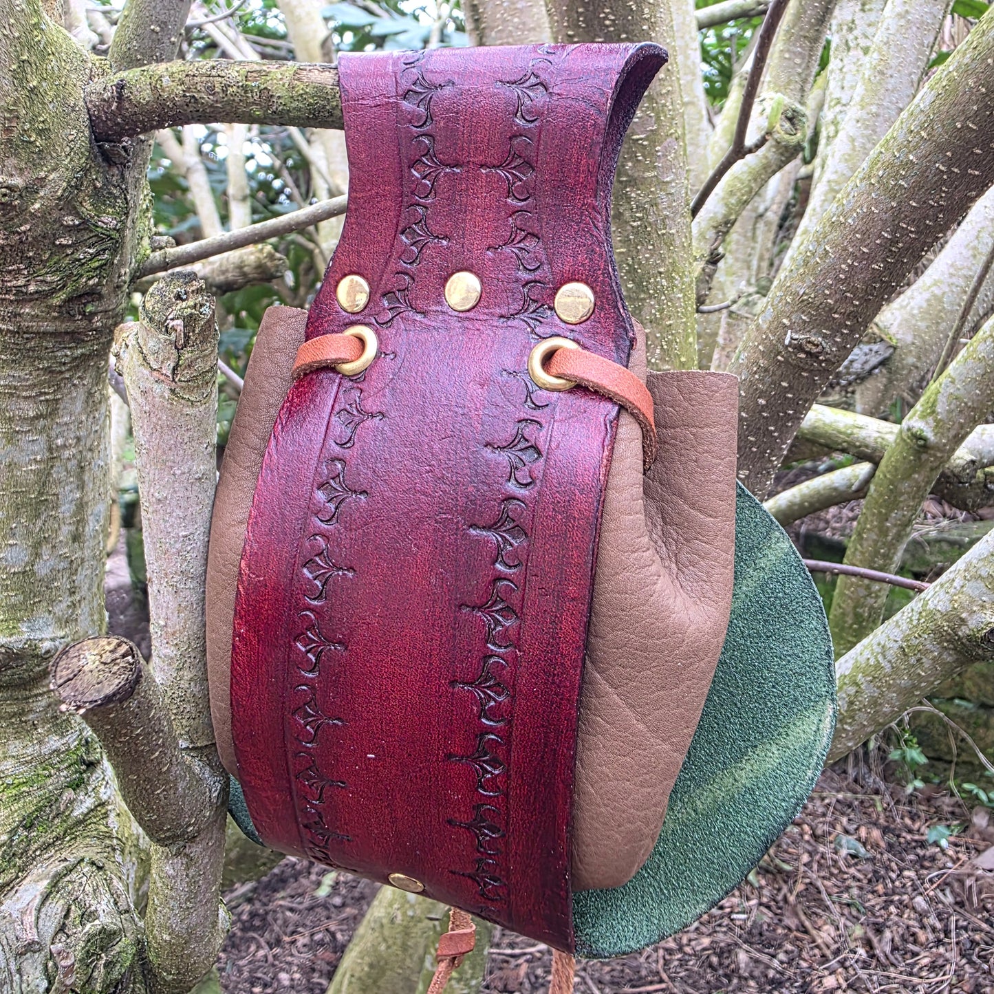 Leaf Shaped Leather Drawstring Belt Pouch - Rounded