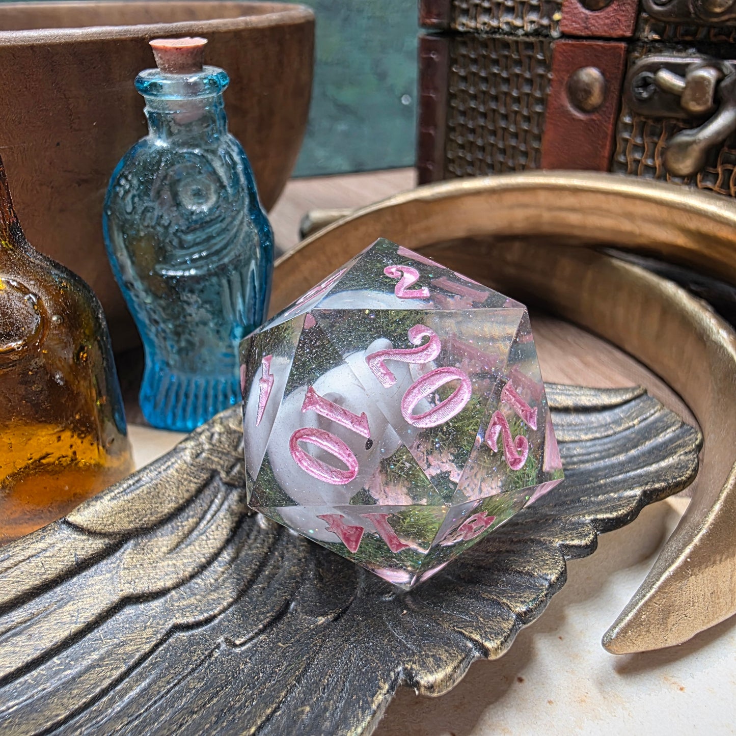 Kitty with a pink flower 30mm Chonk D20