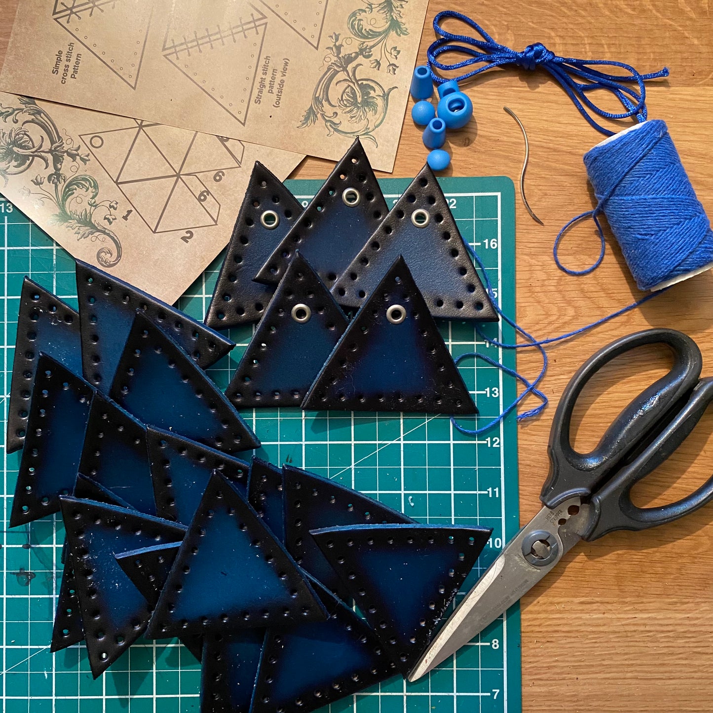 D20 Dice Bag Kit - Two by Two Blue: Blank